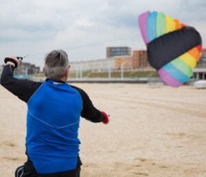 Powerkiten Scheveningen: het ultieme bedrijfsuitje op het strand vol energie en uitdaging